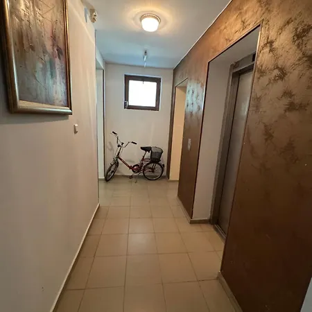 Amadeus1 - 37b Large Apartman *